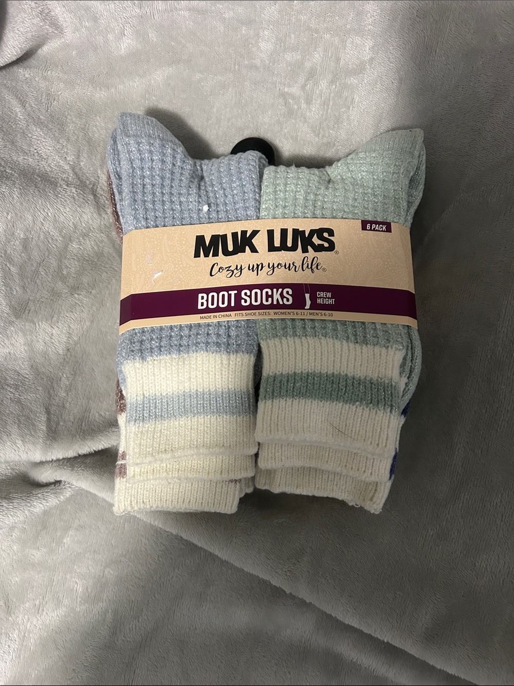 Muk Luks Men's Crew Boot Socks - Cream with Light Blue & Mint Accents